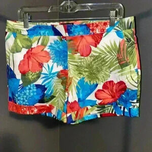 NWOT Attention brand‎ women’s chino shorts size 6 floral flat front 4” inseam